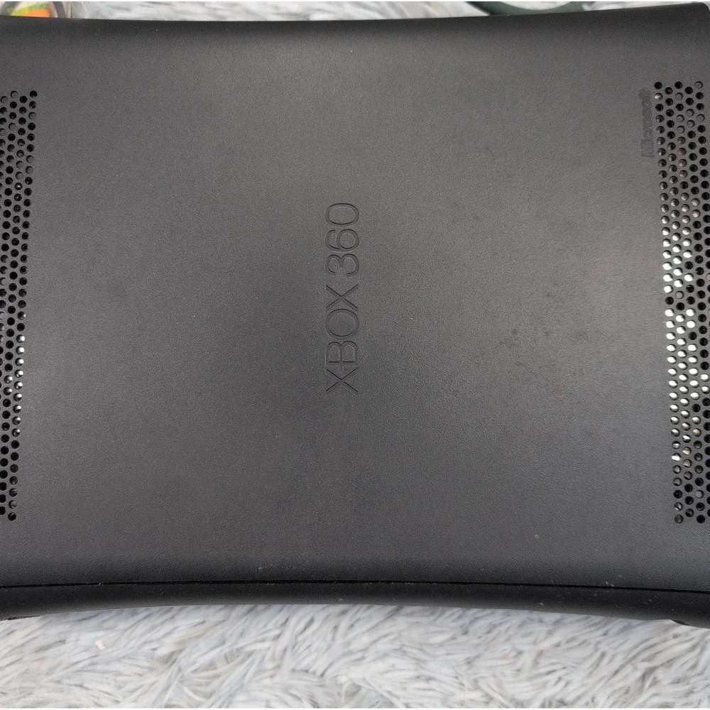 Microsoft Xbox 360 Black 120GB Console HDMI 3 Controllers 2 Headsets Not Tested